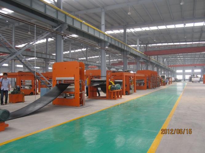 輸送帶生產設備用于紡織輸送帶生產的橡膠輸送帶制造機解決方案